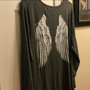 torrid Tops - Torrid Angel Wings Super Soft V-Neck Size 3 torrid Tops - Torrid Angel Wings Super Soft V-Neck Size 3